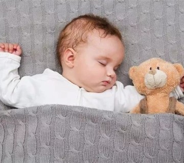 宝宝几个月能学会自己入睡?